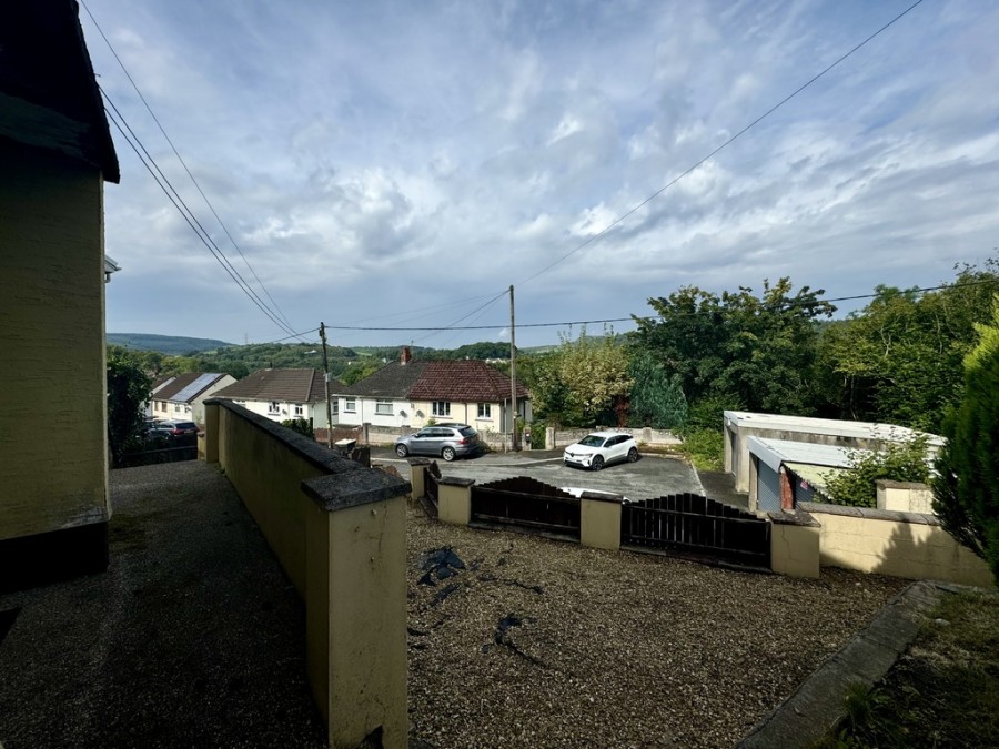 Images for Bryngerwn Avenue, Treharris, CF46 5DE