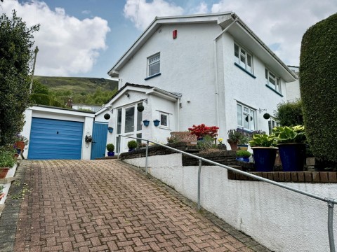 View Full Details for Fernhill Close, Troedyrhiw, Merthyr Tydfil CF48 4LU