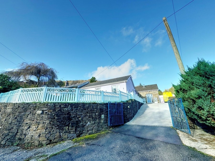 Images for Westcourt, Gelliwion Road, Pontypridd CF37 1QD