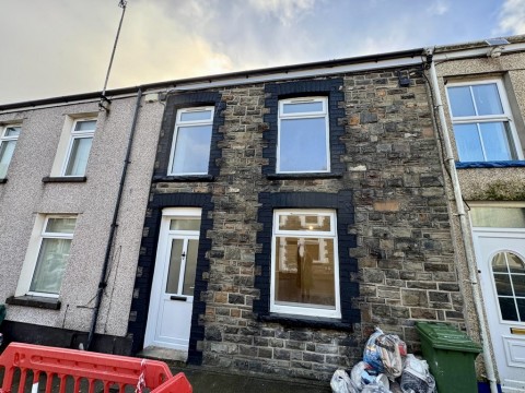 View Full Details for Charles Street, Pontypridd, CF37 1HU