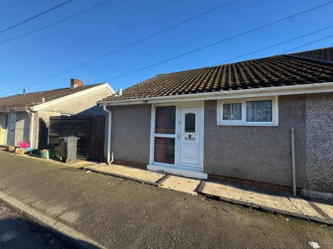 View Full Details for Nantycoed, Troedyrhiw, Merthyr Tydfil, CF48 4HF