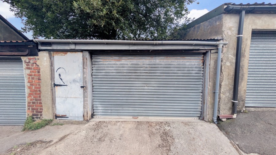 Images for Garage to the rear of Court Terrace, Merthyr Tydfil, CF47 0DL
