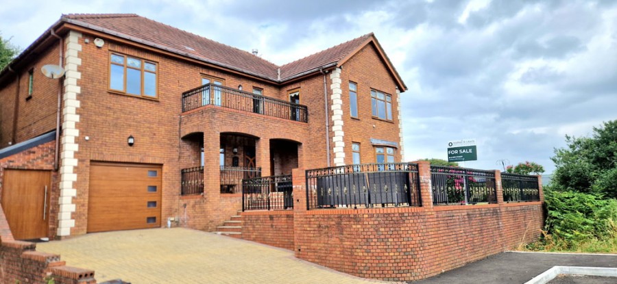 Images for Springfield Rise, Treharris, CF46 5RD