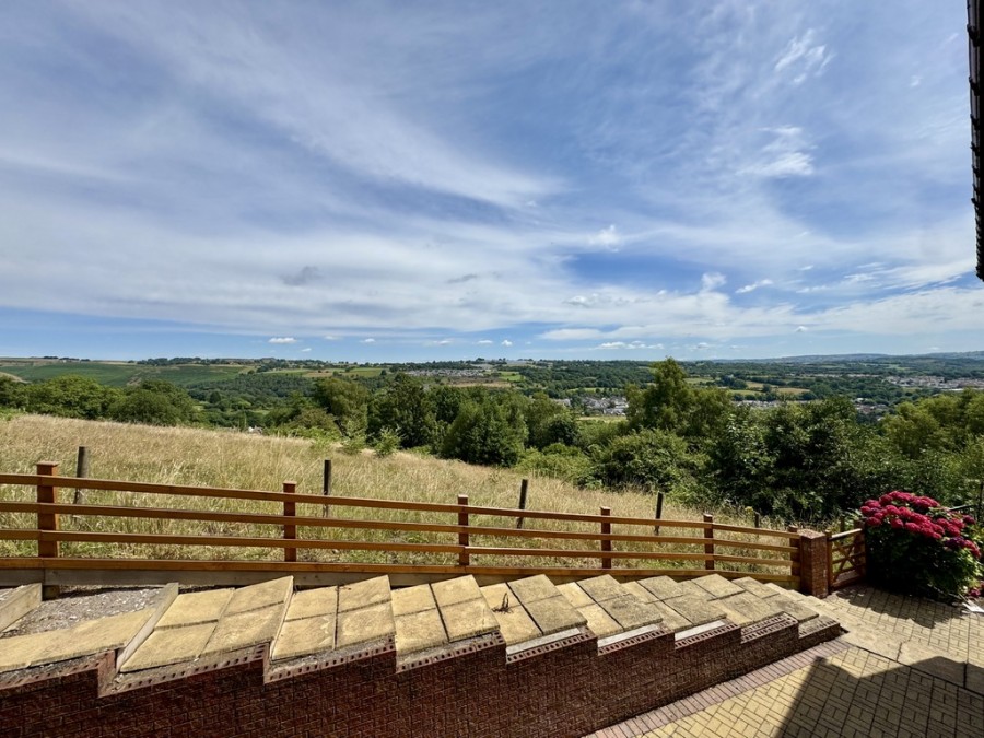 Images for Springfield Rise, Treharris, CF46 5RD