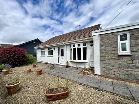View Full Details for Kingsland, 79 Swansea Road, Merthyr Tydfil, CF48 1NY