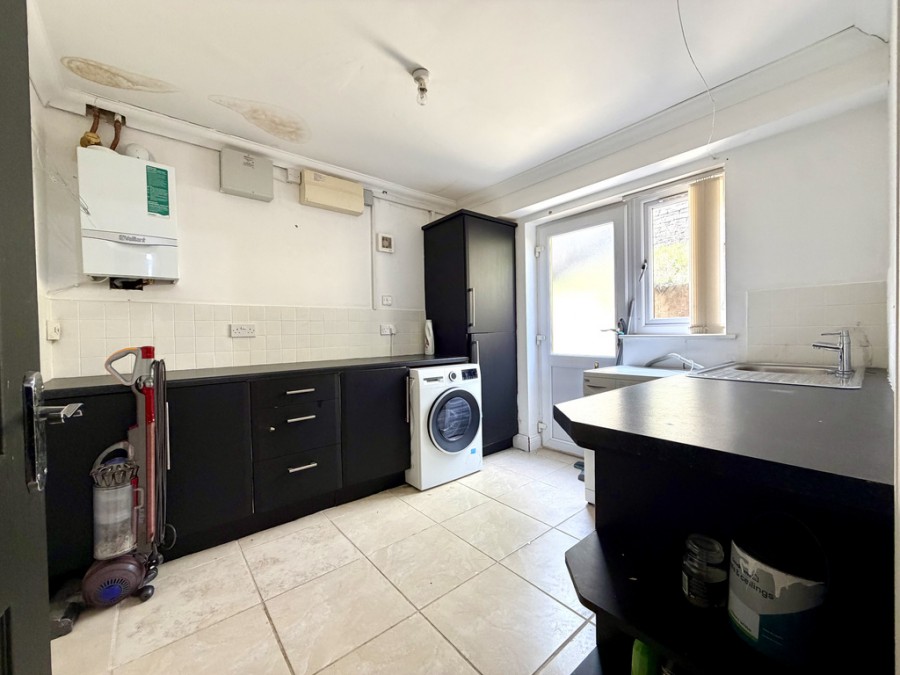 Images for Springfield Rise, Treharris, CF46 5RD