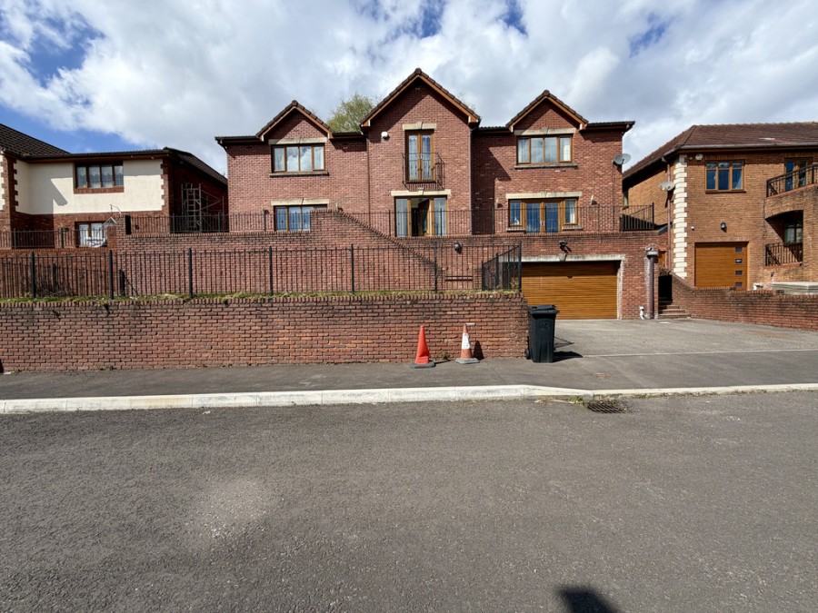 Images for Springfield Rise, Treharris, CF46 5RD