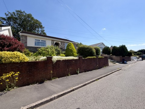 View Full Details for Lakeside Gardens, Merthyr Tydfil, CF48 1EN